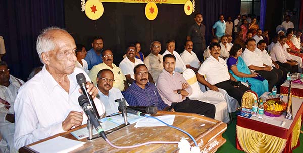 ಕನಕದಾಸರು ತನ್ನ ಕೀರ್ತನೆಗಳ ಮೂಲಕ ಮೌಢ್ಯ ಹೋಗಲಾಡಿಸಲು ಯತ್ನಿಸಿದರು: ಪ್ರೊ.ಎಂ.ಕರೀಮುದ್ದೀನ್